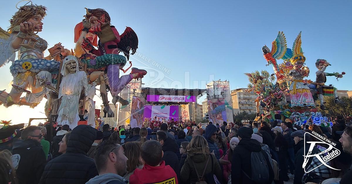 Carnevale di Sciacca 2026, grande partecipazione e qualche protesta per le attese delle famiglie con disabili 