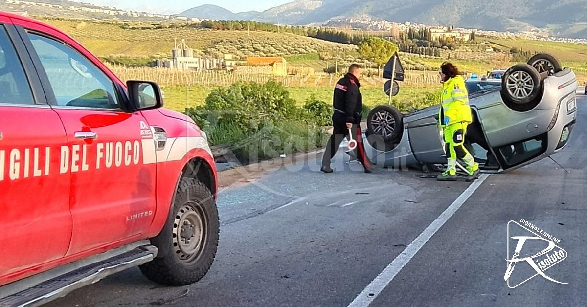 Incidente tra Sambuca e il bivio Gulfa: 2 auto si ribaltano, 3 feriti