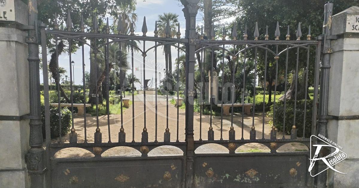 Villa Comunale chiusa di domenica, Cognata attacca: «Sciacca negata a famiglie e bambini»