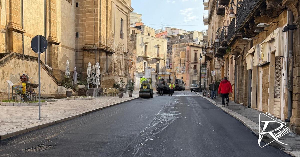 Lavori di asfaltatura dopo la processione, Dimino: "La pioggia non ha permesso il ripristino prima"