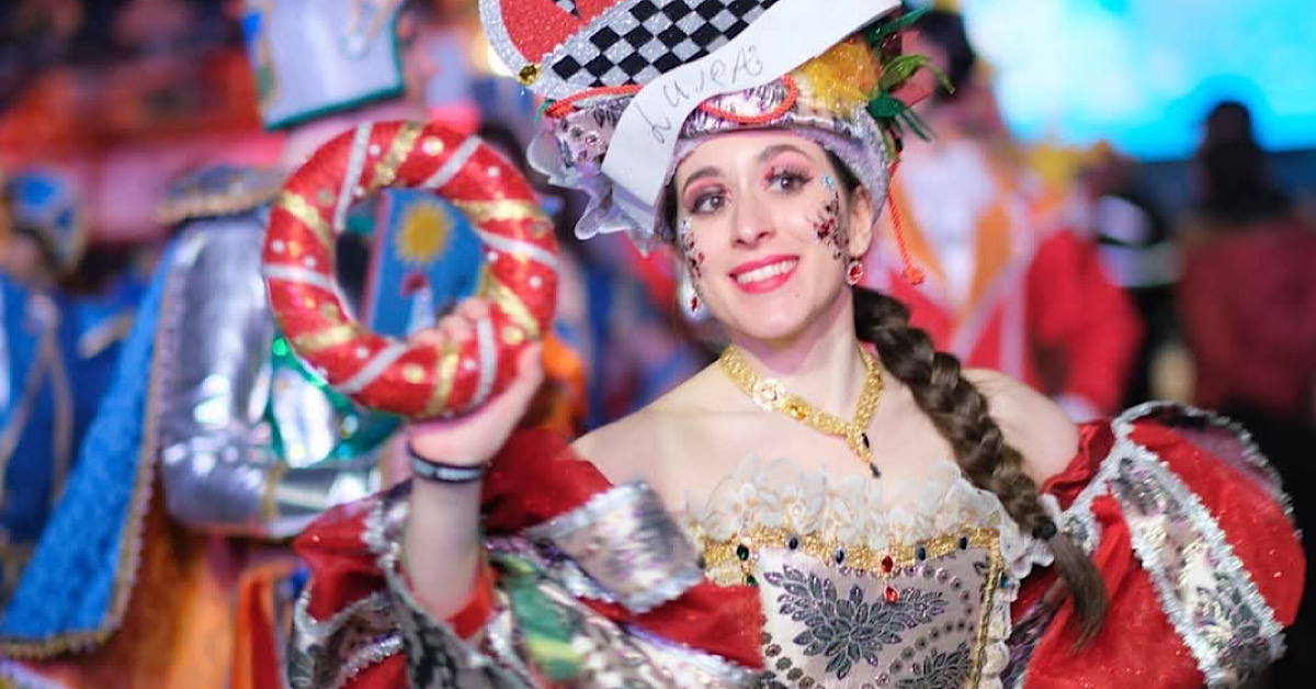 Carnevale di Sciacca 2026, pronti gli inni dei carri e il 7 febbraio “Arriva la festa” in piazza Scandaliato