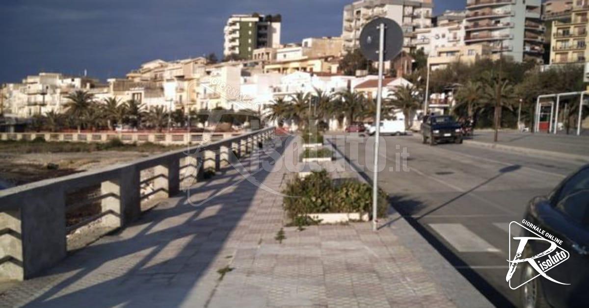 Aggressione allo Stazzone di Sciacca: denunciati due minorenni per lesioni aggravate da odio razziale