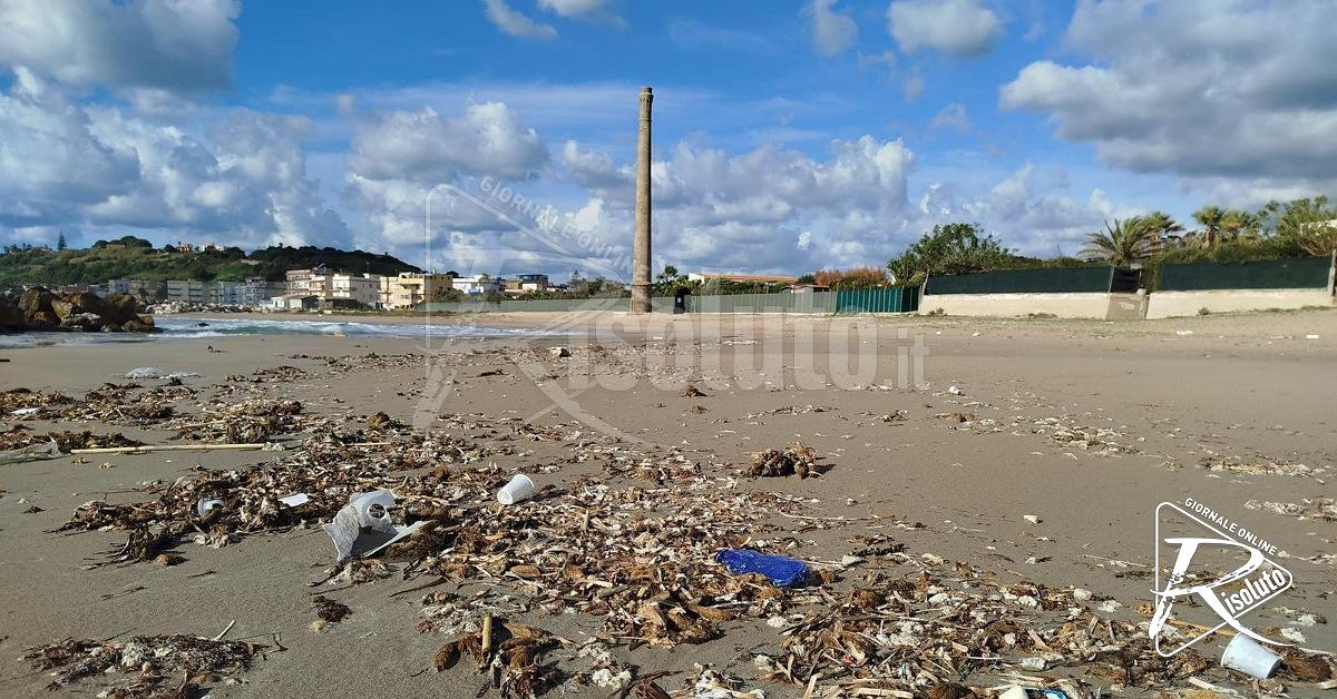Sciacca, un regalo di Natale al mare: domani la pulizia della spiaggia della Tonnara
