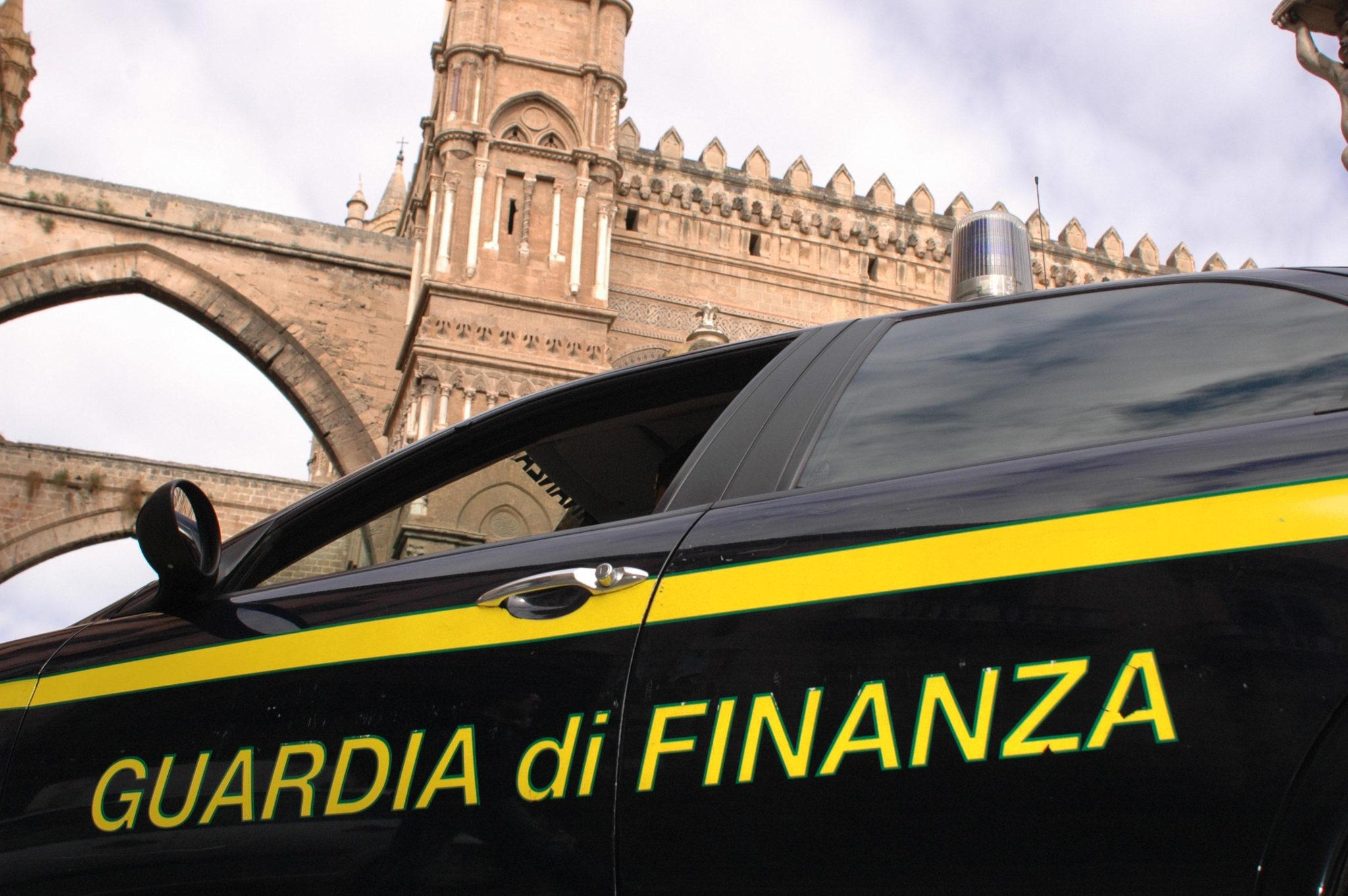 Corruzione appalti sanitari”, 12 misure cautelari a Palermo