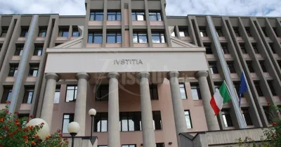 Adesca un bambino in sala giochi, indagato per tentati abusi un sessantaquattrenne di Montallegro