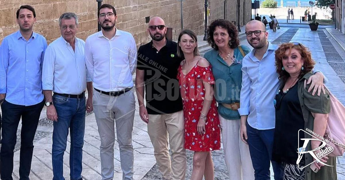Termine prende tempo per completare la giunta e ormai è scontro aperto con i Catanzariani