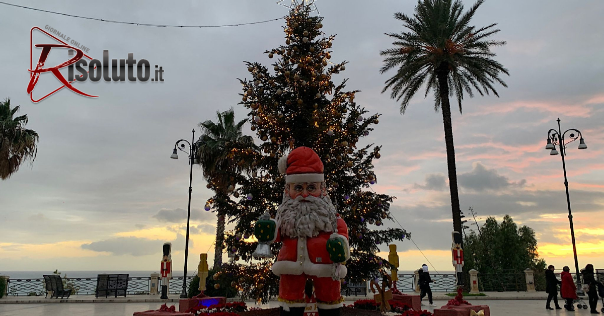 Luminarie e addobbi di Natale per le strade di Sciacca legati al destino della variazione di bilancio
