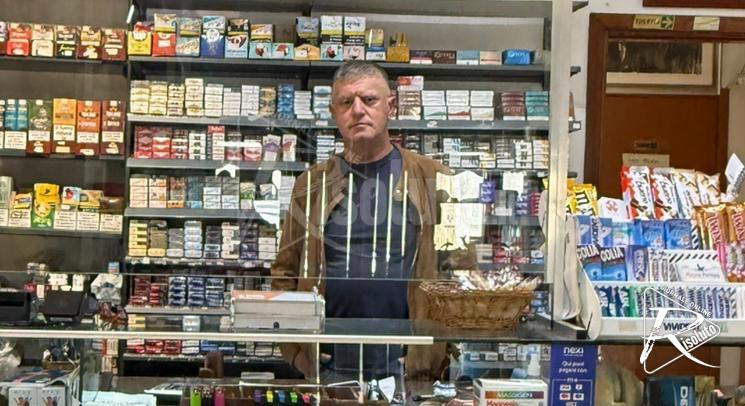 Menfi, quattro anni dopo la frana Giuseppe Scirica riapre la sua storica tabaccheria (Video)