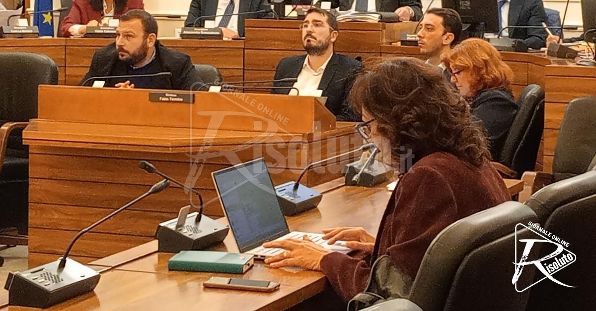 Il sindaco Termine in consiglio comunale: “Non mi faccio ricattare”