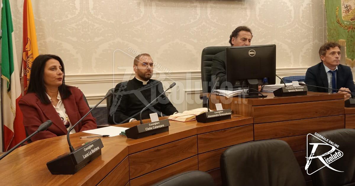 Torna in aula Falcone Borsellino il consiglio comunale di Sciacca, don Lo Bello: "Politica e' carità"